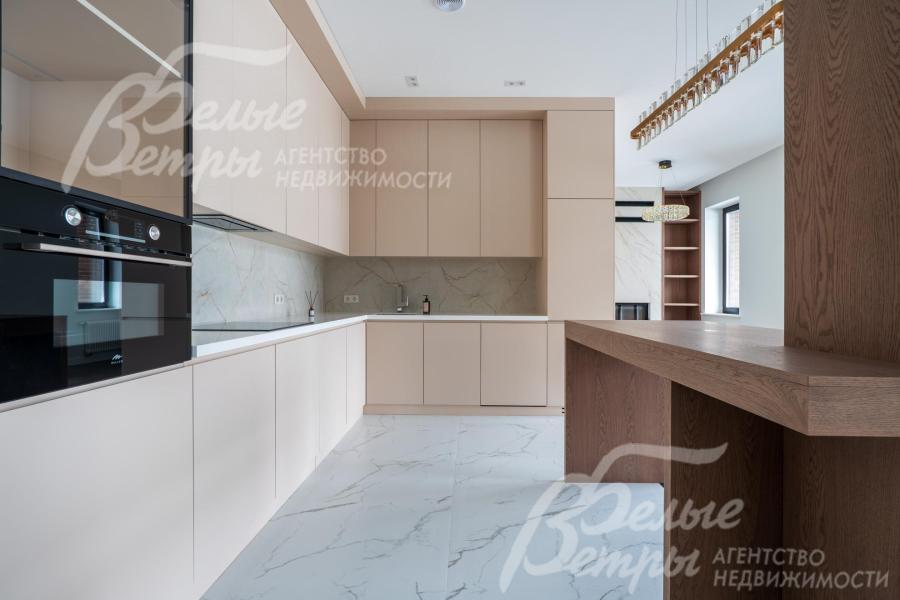 Установлена кухня Victoria со встроенной техникой