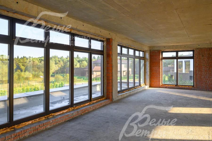 Большая площадь остекления в доме