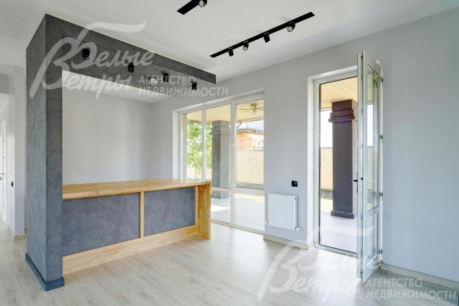 Кухня-столовая с выходом на террасу