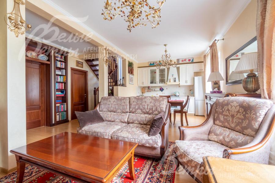 Функциональное пространство объединённой гостиной и кухни-столовой