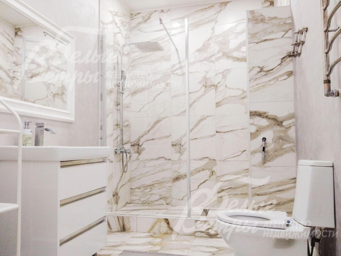 Санузел с душевой на первом этаже 8 кв.м