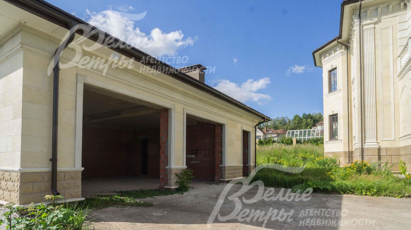  Отдельно стоящий гараж на 2 авто и помещение под котельную.