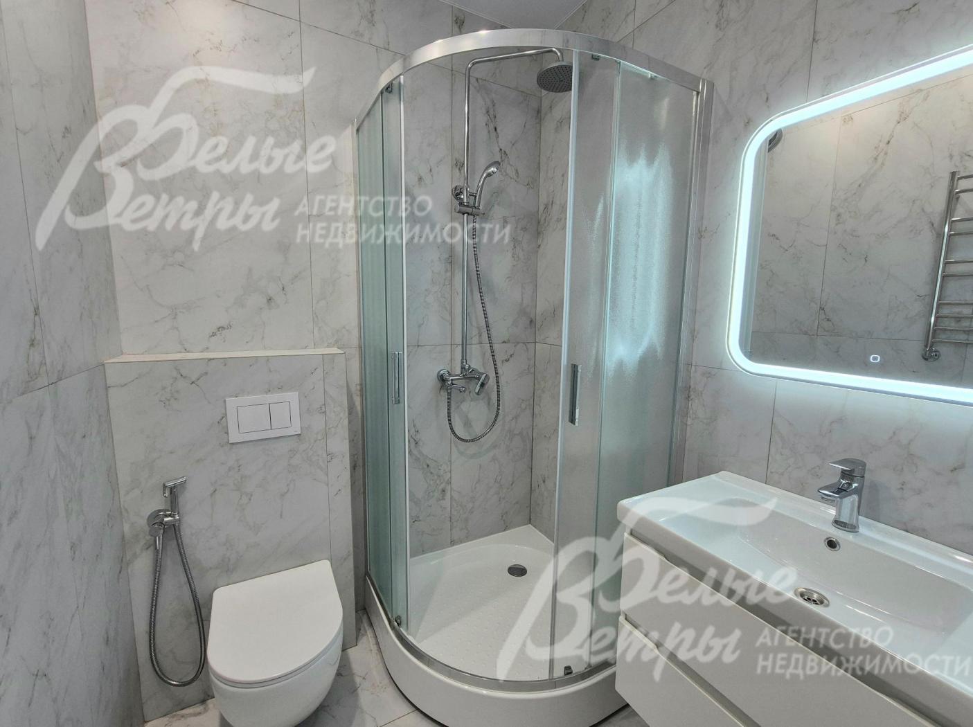 Санузел на первом этаже.