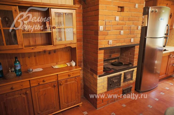 Печь-голладка в кухне