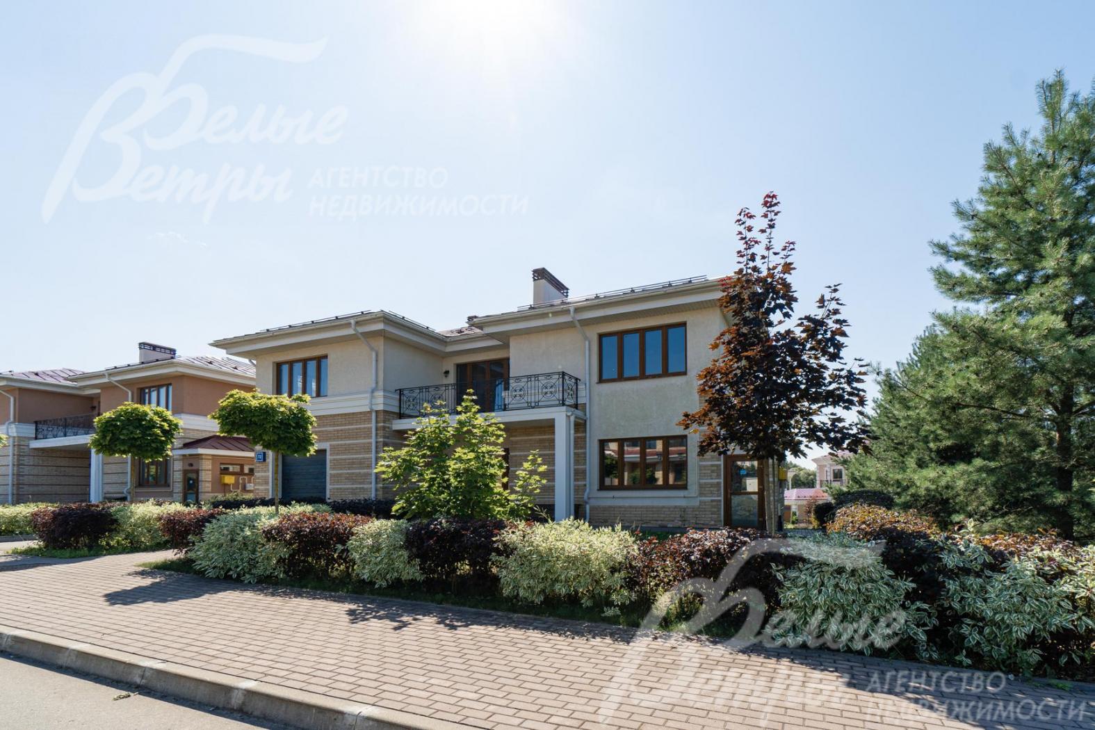 Вид с балкона 2-го этажа