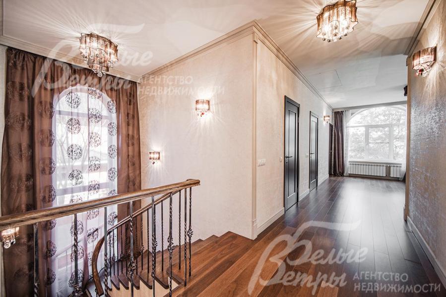 Холл второго этажа