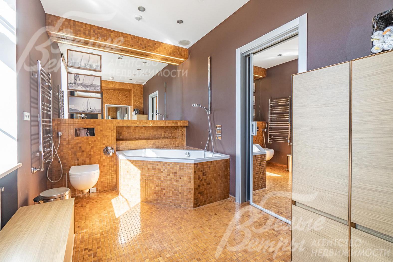 Общий санузел второго этажа 10 кв.м 