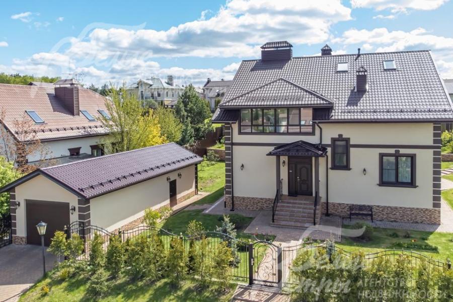 На участке 16.6 сот. расположены дом, гараж на 2 а/м и беседка