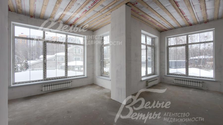 Дом возведён из кирпича, толщина стены 43 см