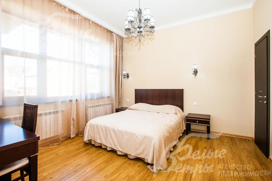 В доме 7 спален