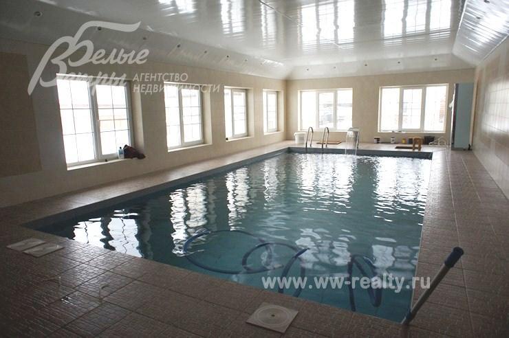 Бассейн 4х8 м, глубина 1.5-1.9 м