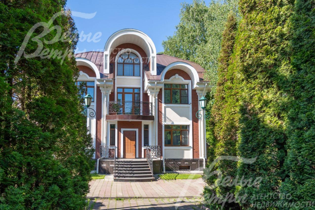 Усадьба 468 кв.м в стародачном историческом месте на территории Москвы