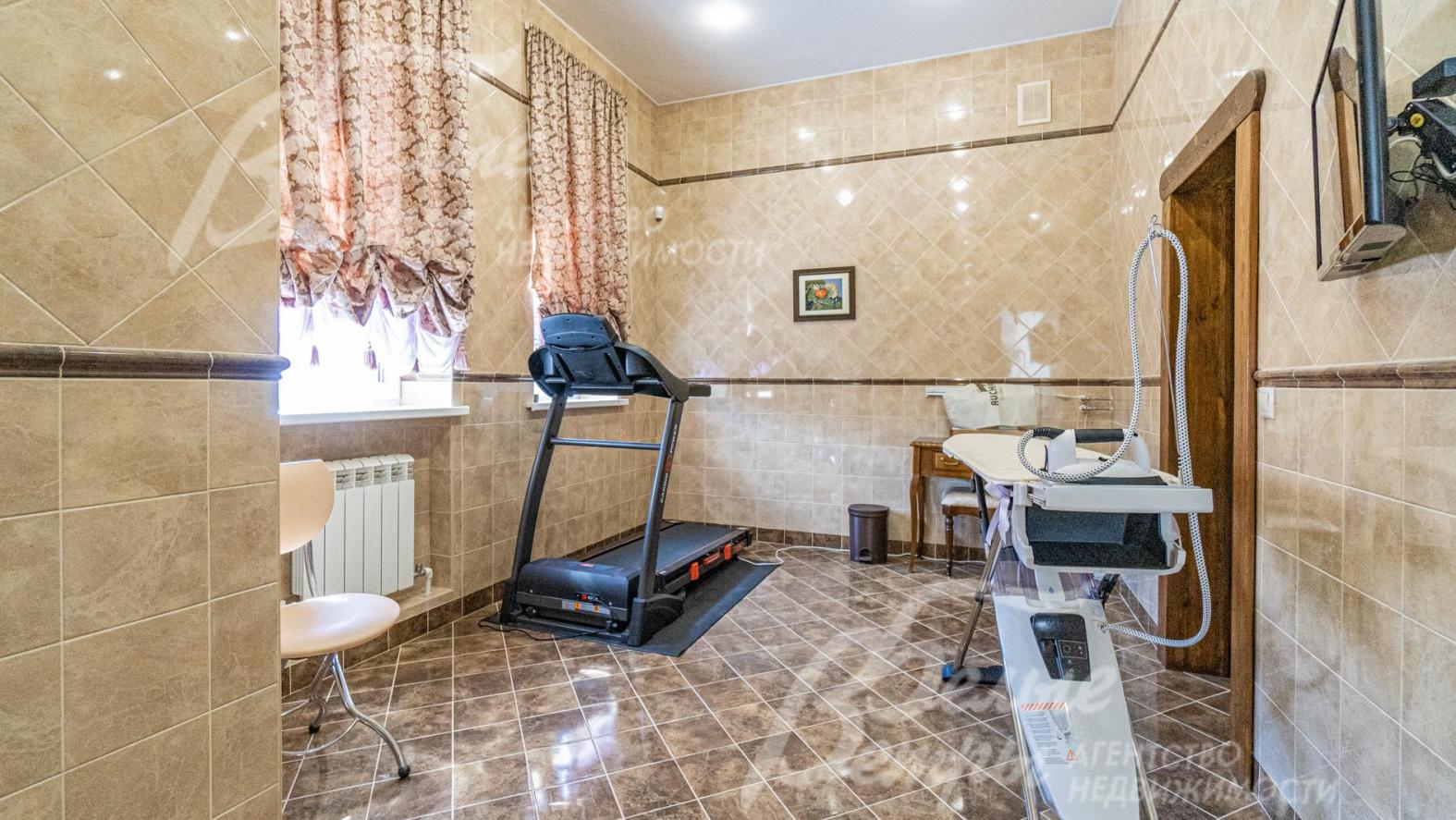 Комната отдыха с беговой дорожкой 16 кв.м