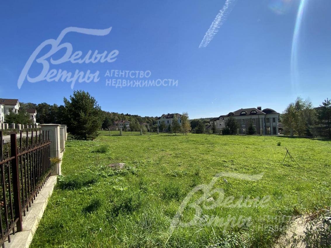 Участок 25.38 соток ровный с небольшим уклоном