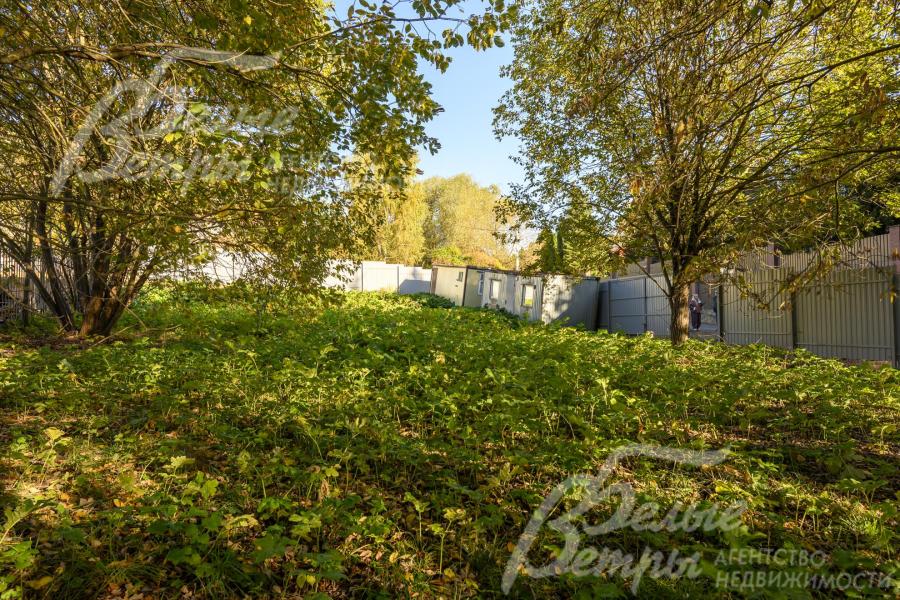 Участок удобен для разделения и строительства 3х домов