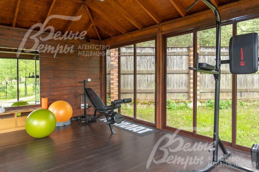 Оборудованный павильон для занятий йогой