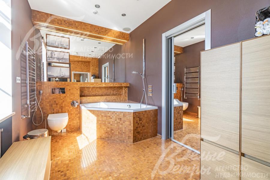 Общий санузел второго этажа 10 кв.м 