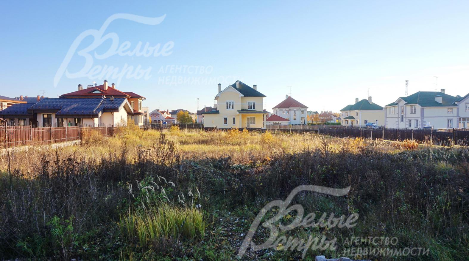 Участок с центральными коммуникациями в сформированном коттеджном поселке