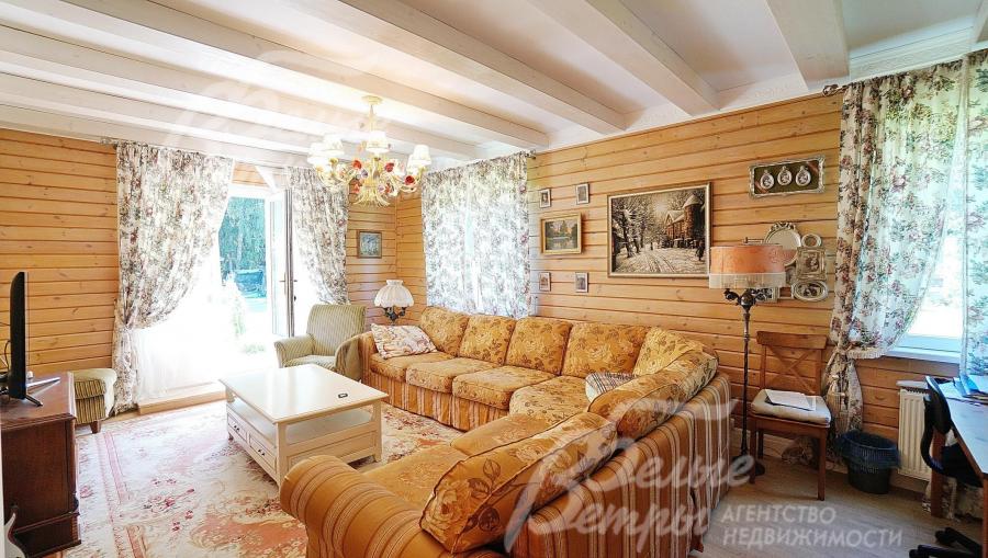 Гостиная с камином 28 кв.м