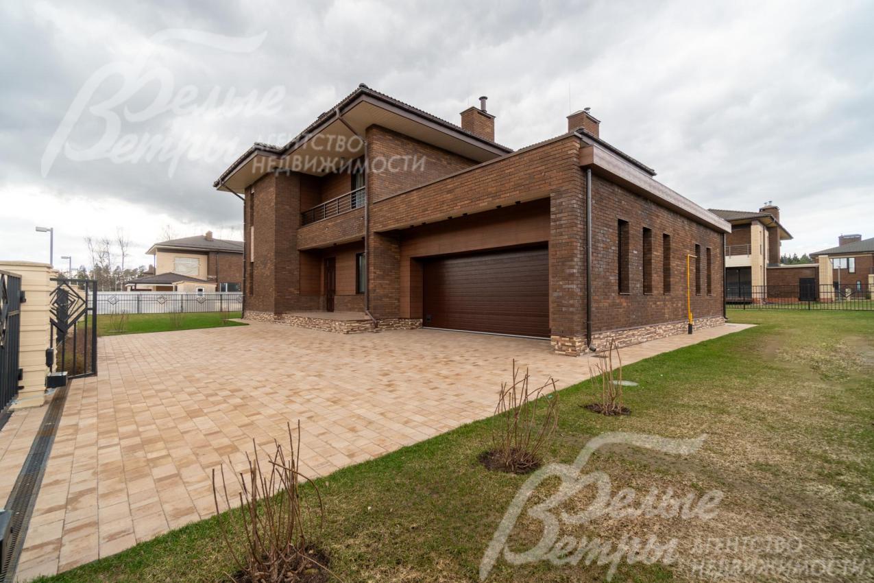 Гараж на 2 авто примыкает к дому