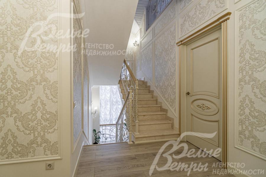 Лестничный холл