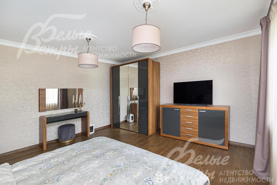 Дом обставлен мебелью литовского производства. 