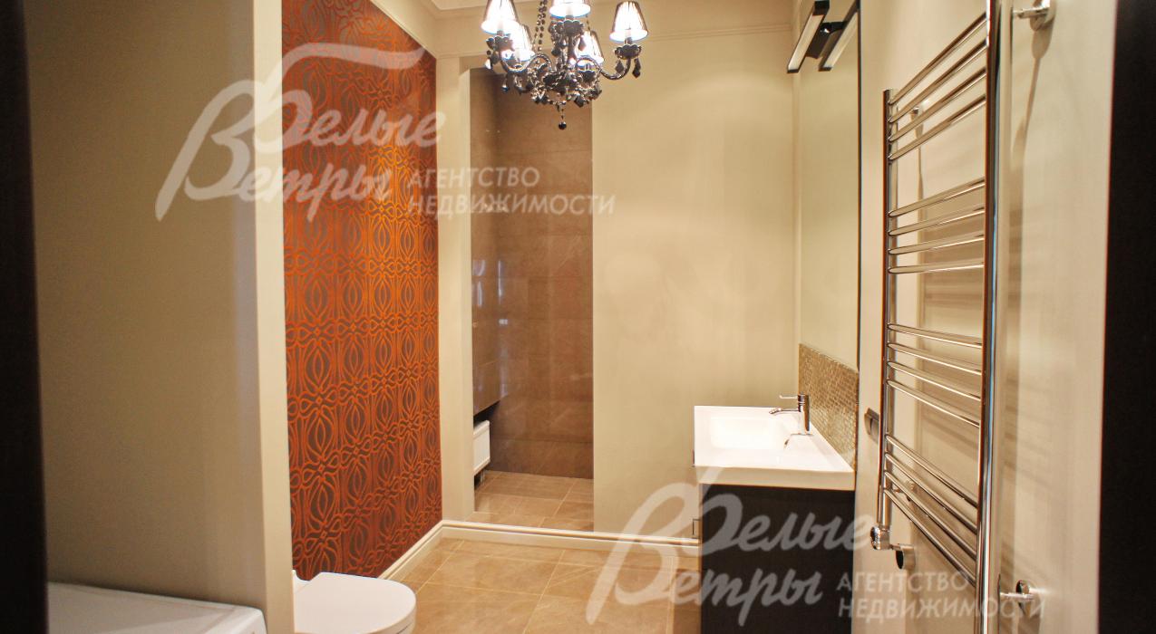 Санузел с душевой на 1 этаже