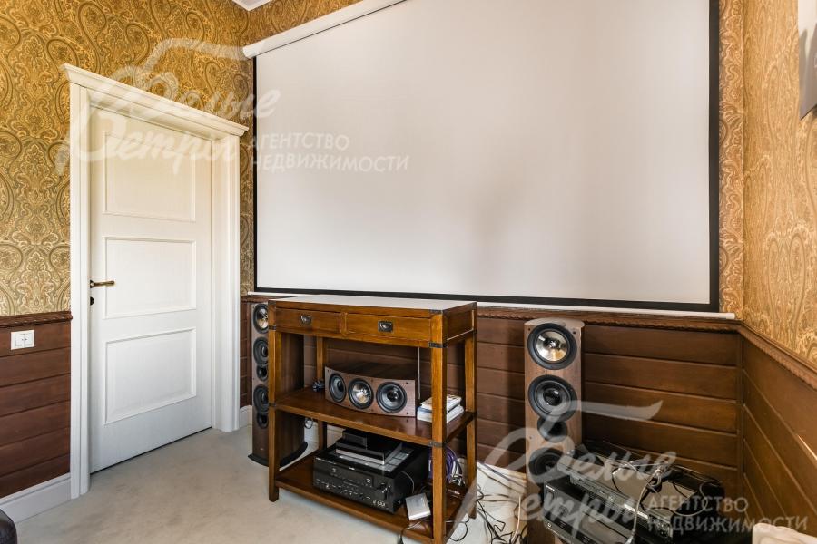 Кинозал-гостевая спальня