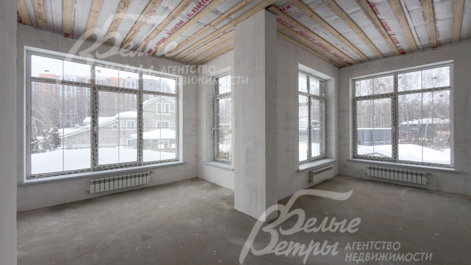 Дом возведён из кирпича, толщина стены 43 см