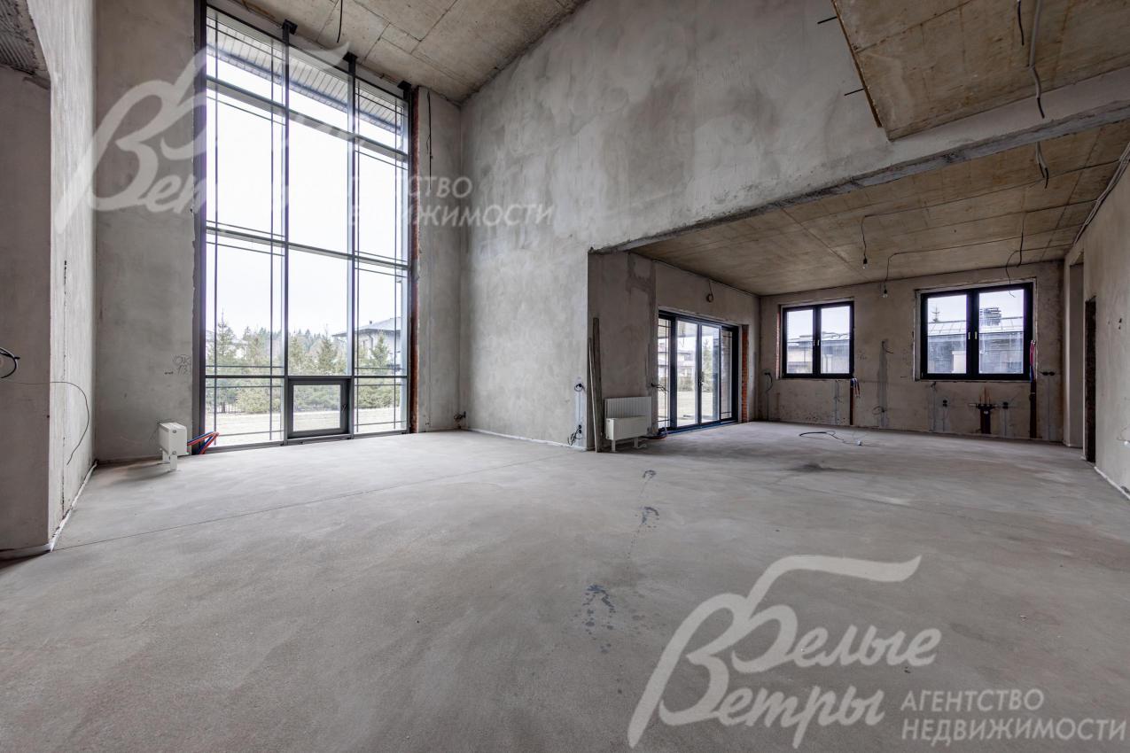 Каминный зал со вторым светом