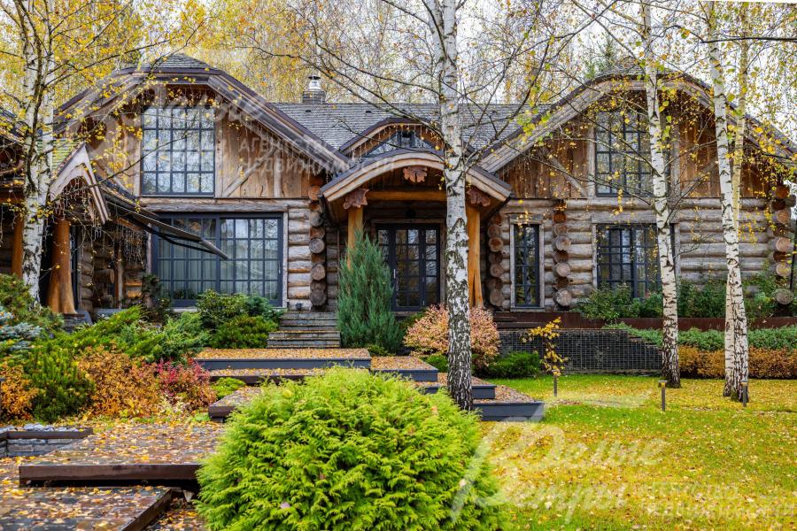 Площадь разноуровневых террас составляет 110 кв.м