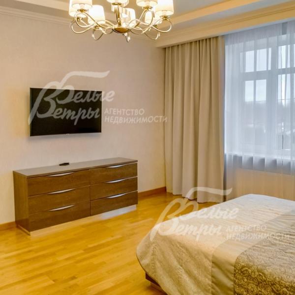 Во всех спальнях телевизоры