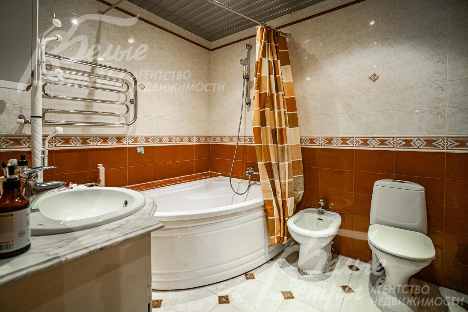 Санузел с ванной на 2ом этаже дома