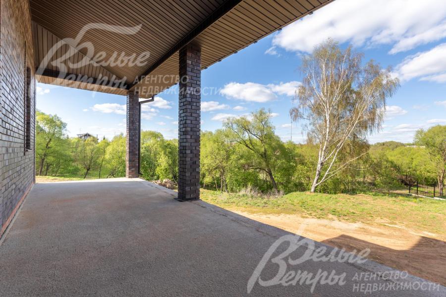 Терраса на 1-м этаже 17 кв.м с видом на участок