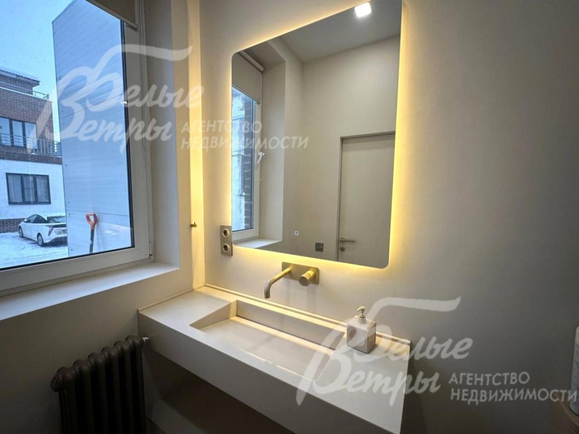 Санузел с душевой на 1-ом этаже