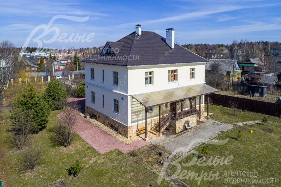 Дом расположен на участке 29 соток