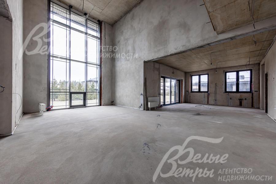 Каминный зал со вторым светом