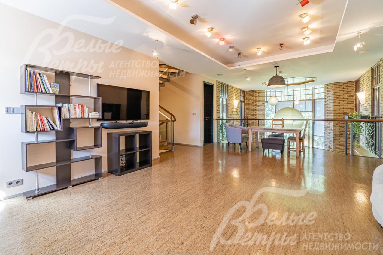 Холл второго этажа 37 кв.м покрытие натуральная пробка Viscork (Португалия)