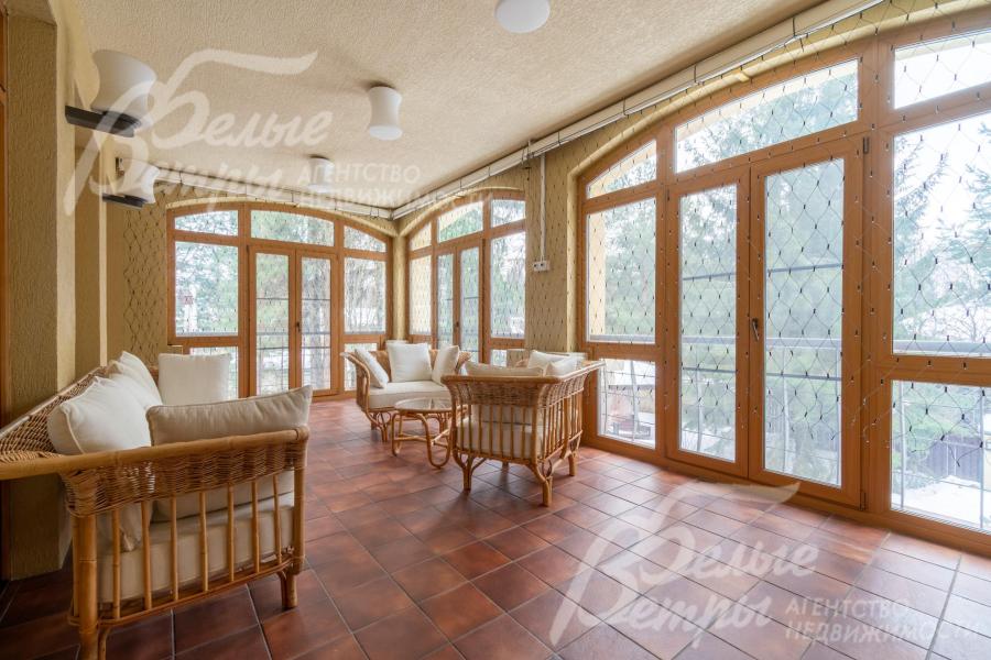 Зимний сад с панорамным остеклением на втором этаже