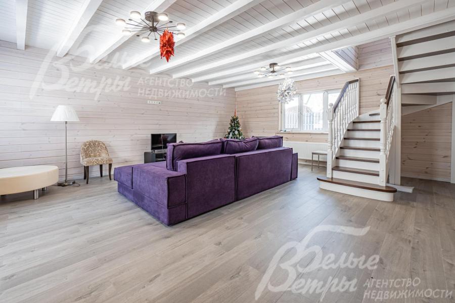 Деревянный лестничный марш стандартной ширины