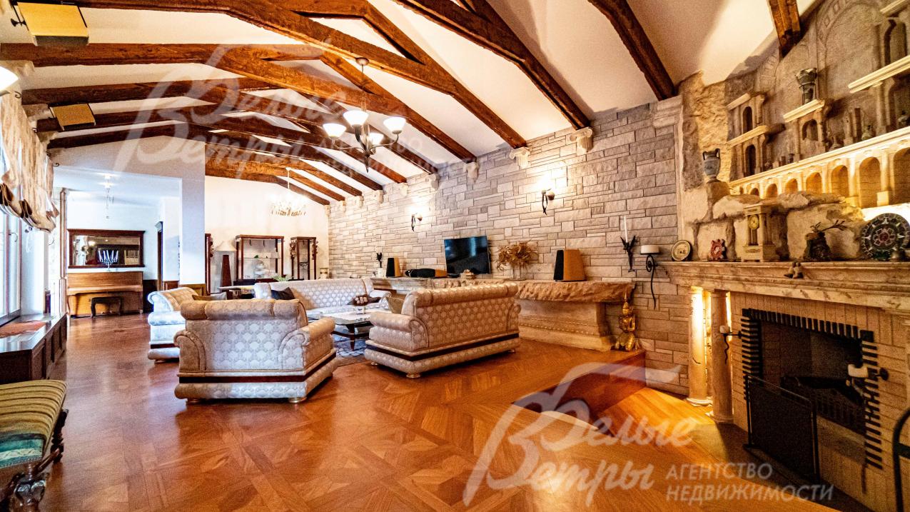 Гостиная 59 кв.м с камином