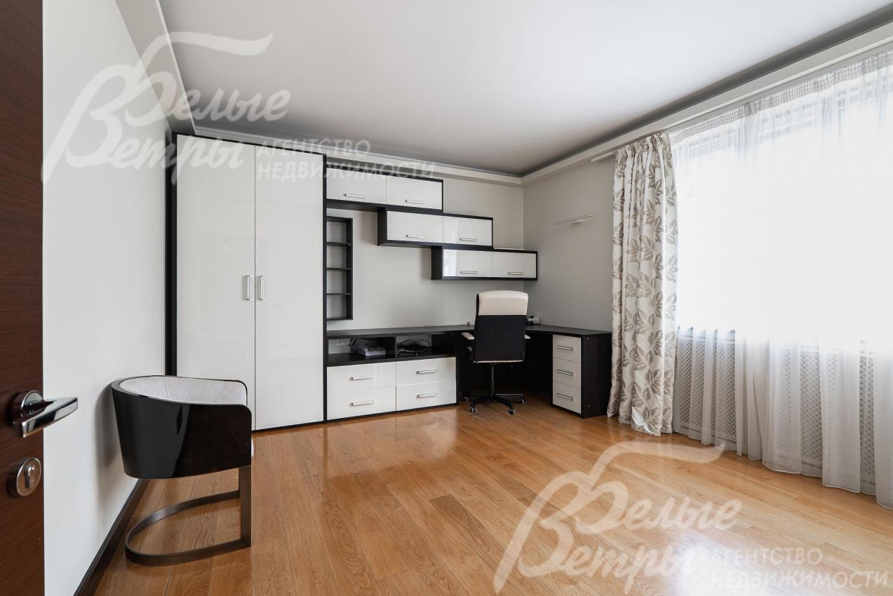 Детская спальня на 2-ом этаже с санузлом