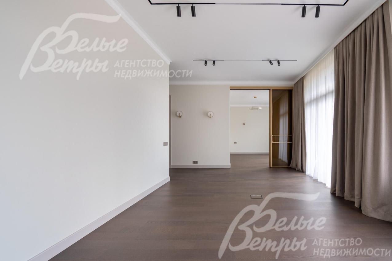 Мастер-спальня с кабинетом, гардеробной и ванной комнатой