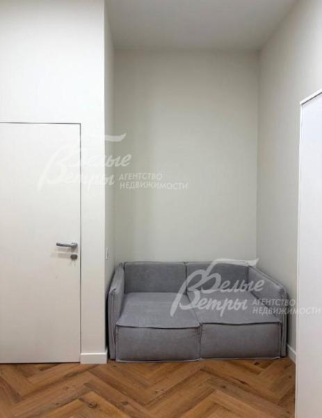 Спальня 10 кв.м с выходом на балкон 4.5 кв.м