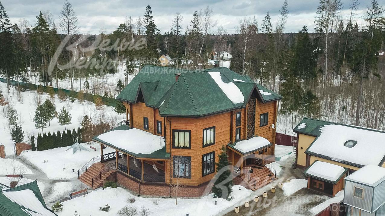 Дома в коттеджном поселке Вик