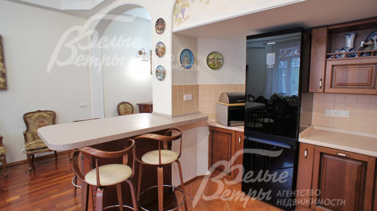 Встроенная техника Siemens, холодильник Samsung