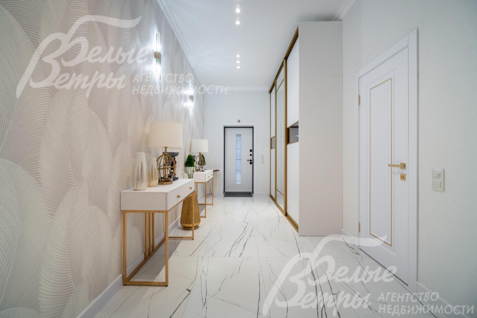 Высота потолков более 3-х метров