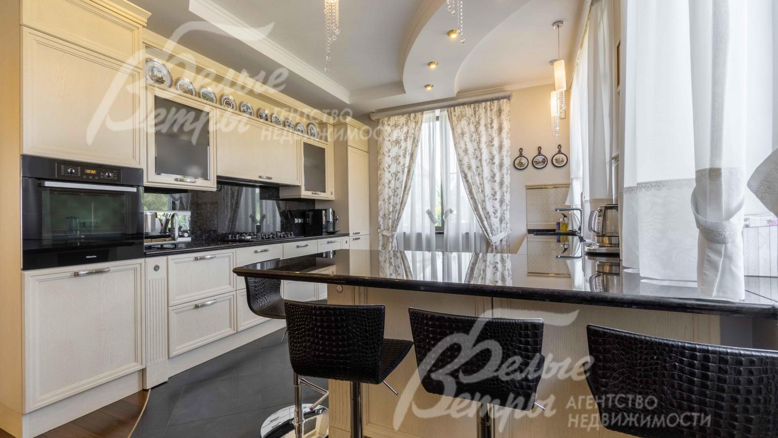 Столешница и фартук из натурального гранита