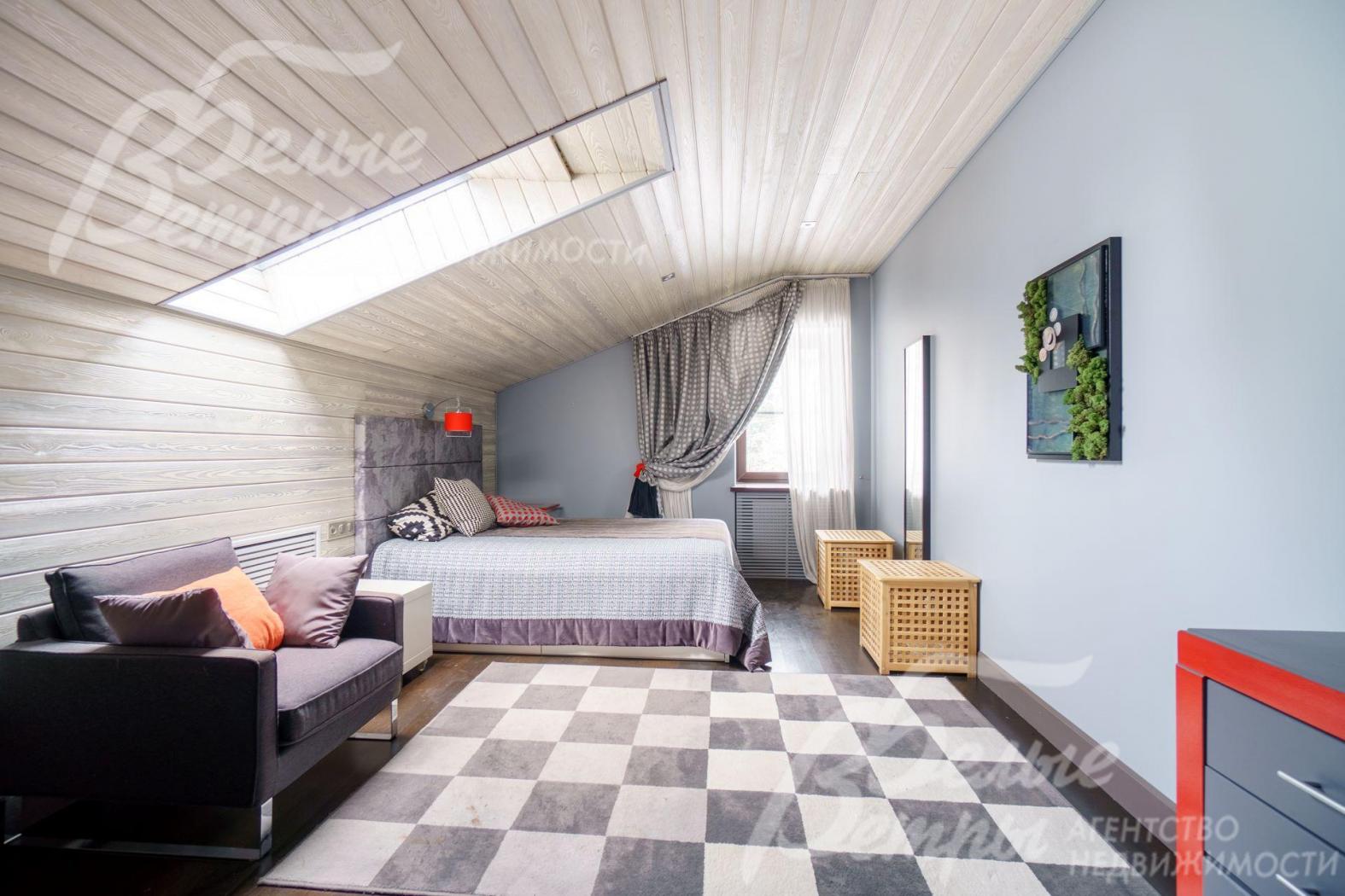 Одна из двух спален в гостевом блоке, каждая по 20.4 кв.м