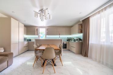 Дом, Лаптево КП, 370 кв.м